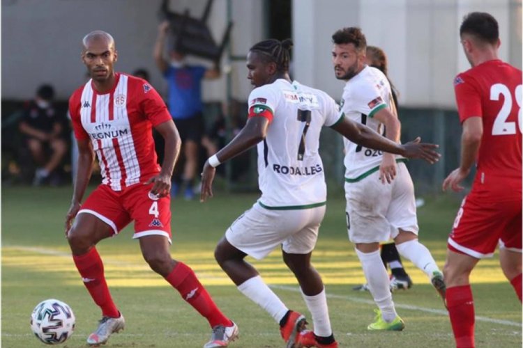 Antalyaspor'da Sidney Sam ve Naldo'ya ilk 11'de görev