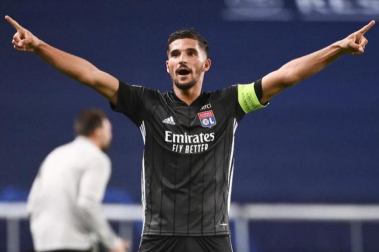Juventus, Aouar'ın peşini bırakmıyor