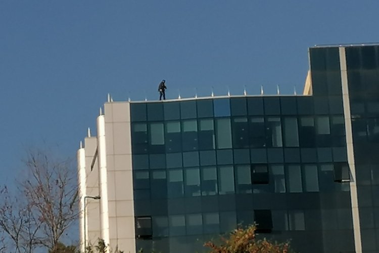 TSO başkanını görebilmek için çatıya çıktı