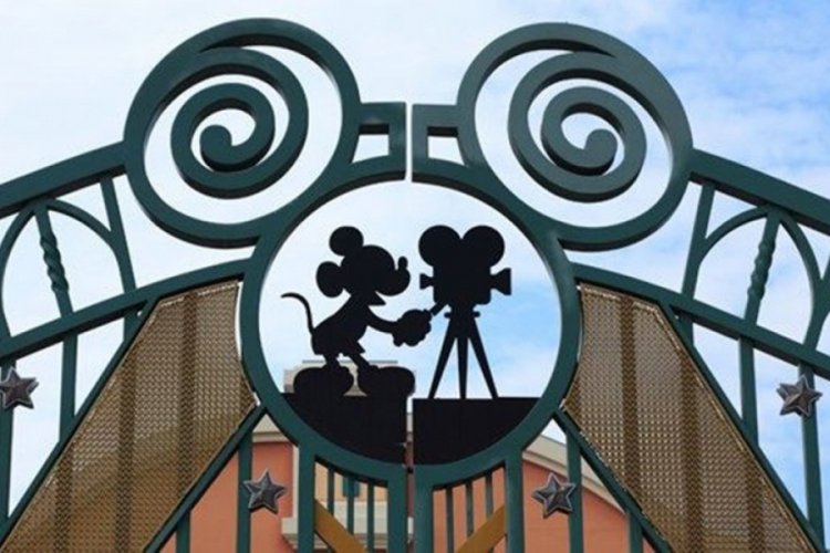 Disney'den beş filme ırkçılık uyarısı