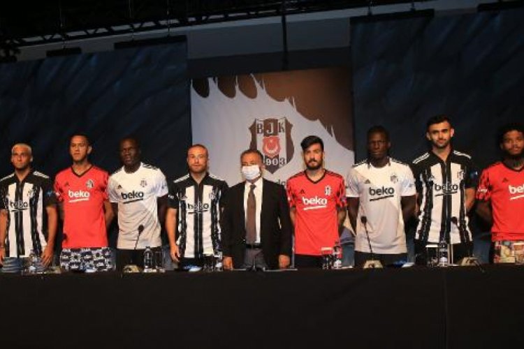 Beşiktaş'ta yeni transferler için basın toplantısı düzenlendi