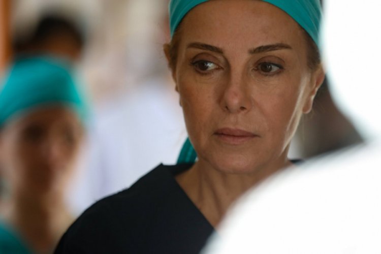 Zuhal Olcay Alev Alev'le ekrana dönüyor!