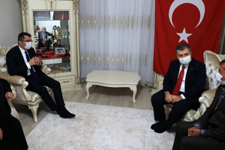 Bakan Koca'dan, Afrin şehidi sağlıkçı Burak Tatar'ın ailesine ziyaret