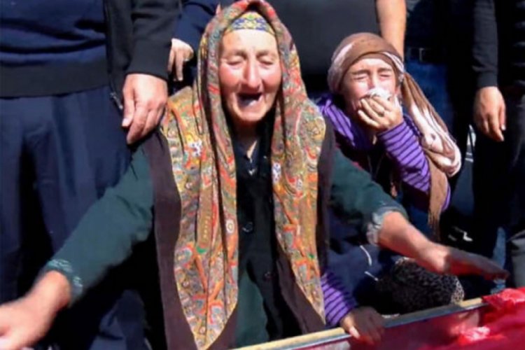 Ermenistan'ın Gence'de füze ile öldürdüğü siviller son yolcuğuna uğurlandı