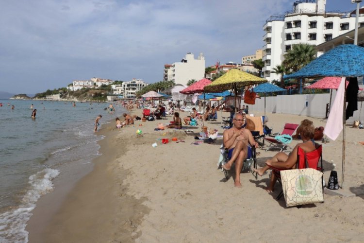 Kuşadası'nda plaj keyfi