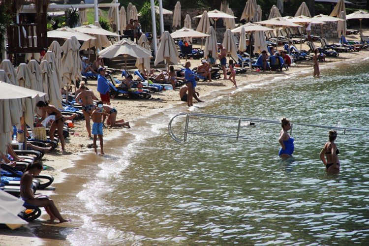 Bodrum'da sahiller doldu taştı
