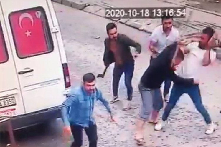 Kavga ettiği komşunun kafasına baltayla vurdu