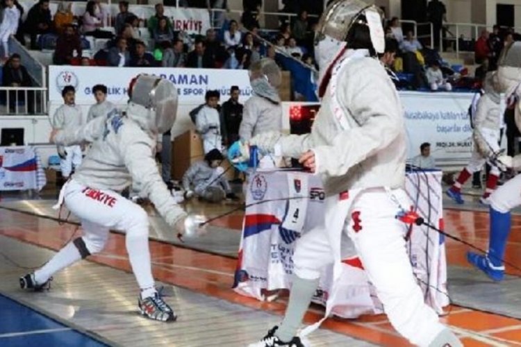 Eskrimde Bursa'da düzenlenen 12 Yaş Altı Flöre Açık Turnuvası tamamlandı