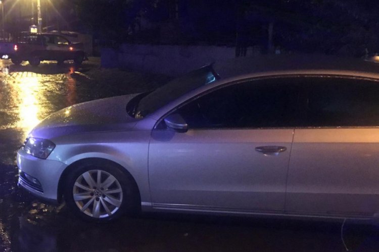 Otomobil ile pikap çarpıştı