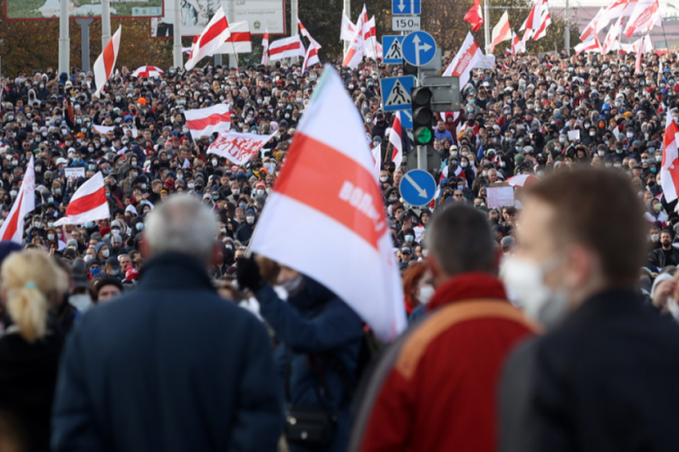 Belarus'ta protestocular ile polis arasında arbede