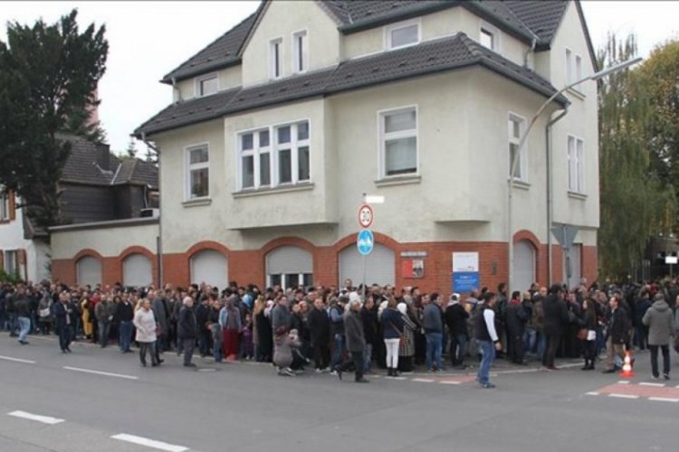 Türkiye'nin Köln Başkonsolosluğu Kovid-19 nedeniyle 30 Ekim'e kadar kapalı olacak