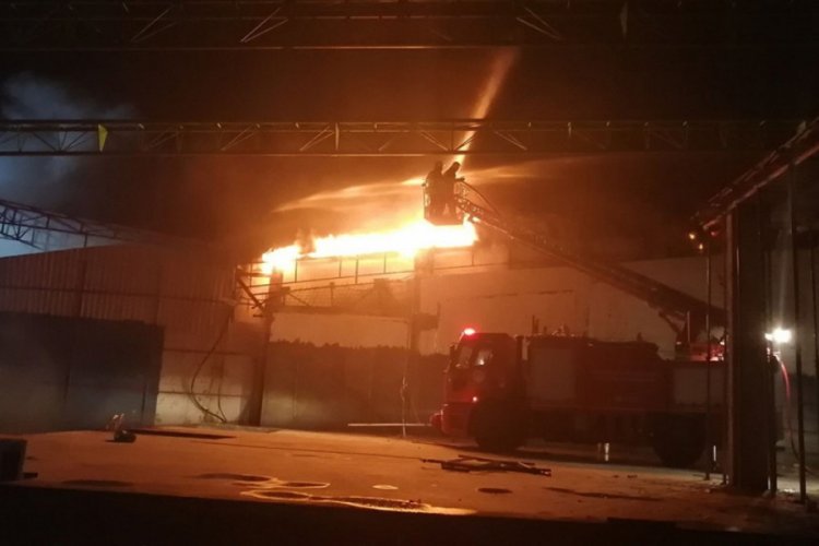Sebze Hali'nde yangın çıktı