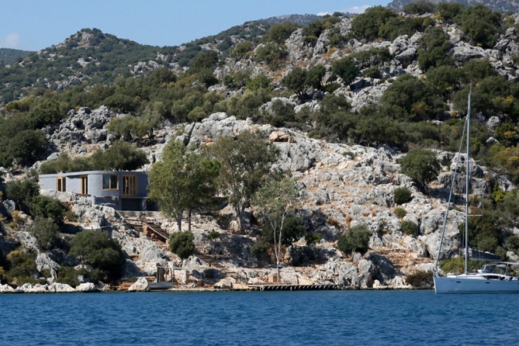 İngiliz şirketin doğa harikası yarımadadaki villa inşaatına tepki