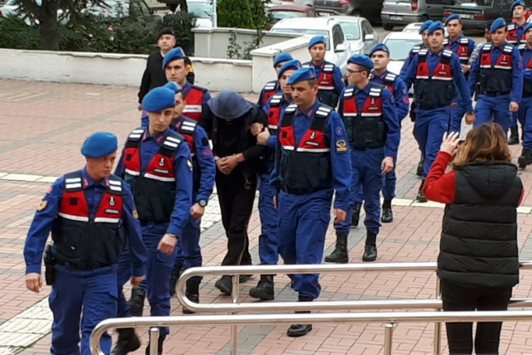 Arkadaşını boğazını keserek öldürdü, 15 yıl hapisle cezalandırıldı