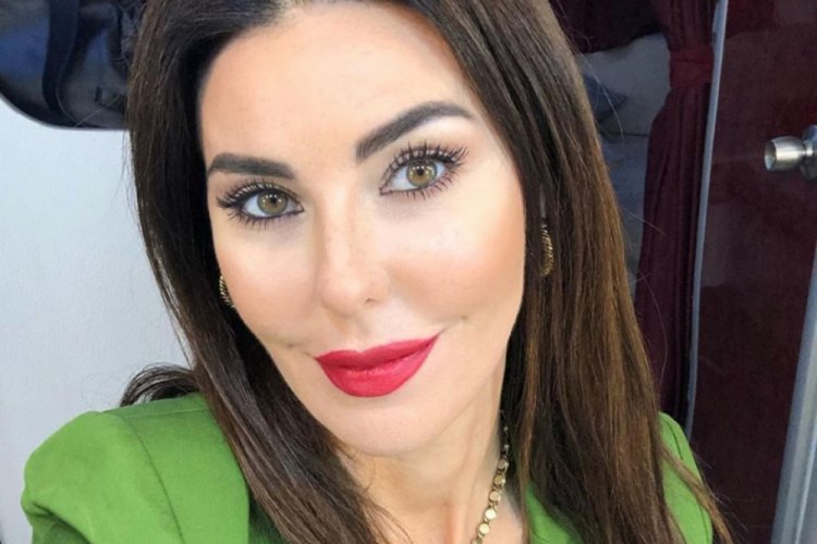 Defne Samyeli Sol Yanım setinden paylaştı