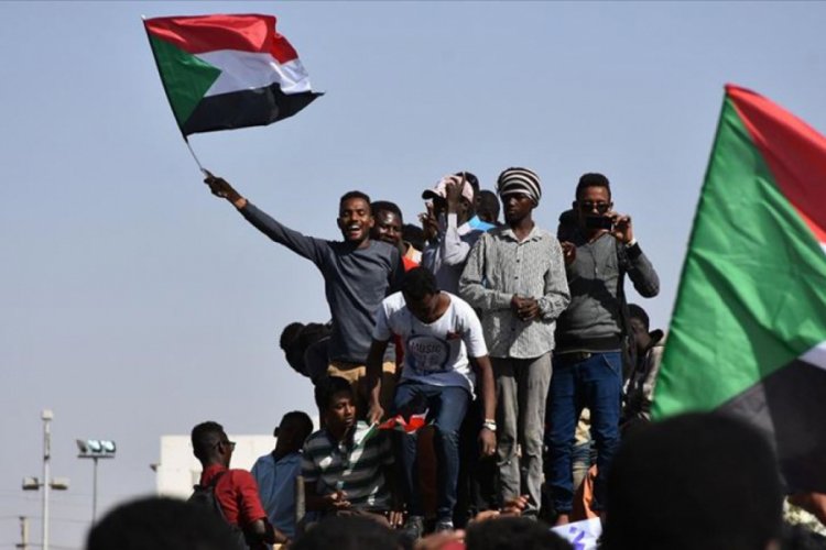 Sudanlılar İsrail'le normalleşme şartını reddediyor