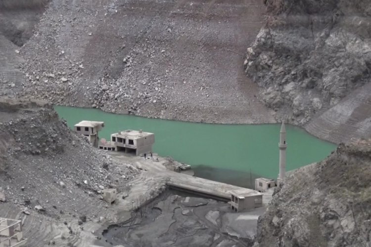 Sular çekildi, yerleşim yerleri ortaya çıktı