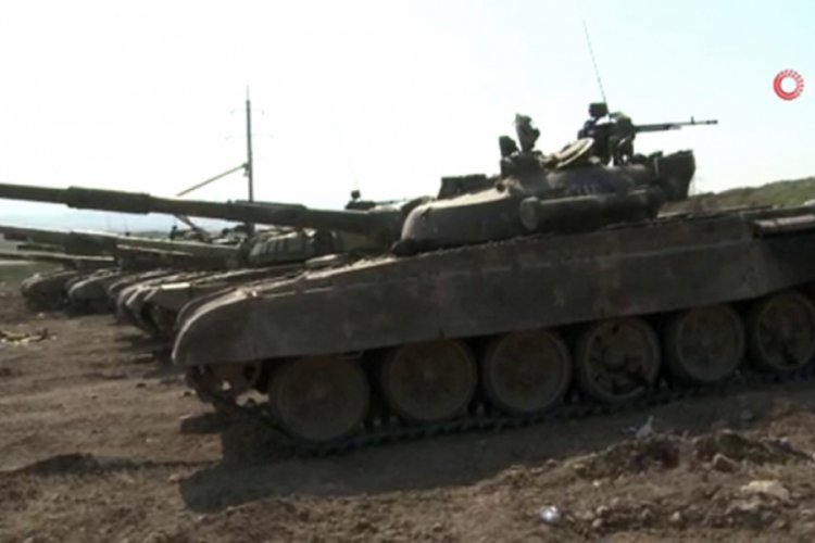 Ermenistan'dan ele geçirilen tanklar görüntülendi