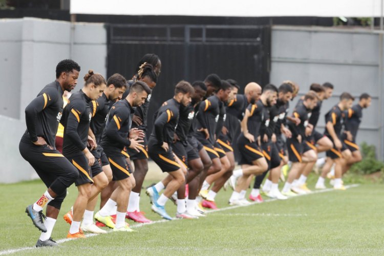 Galatasaray'da Omar takımla çalıştı