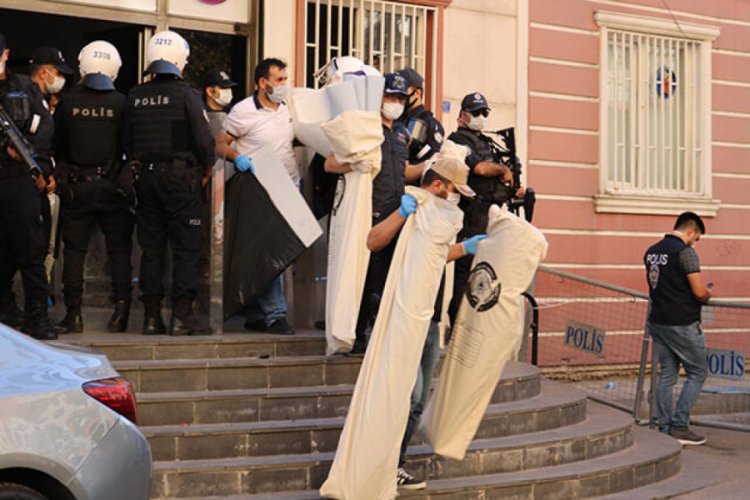 Diyarbakır'da HDP'li eş başkanlar gözaltında