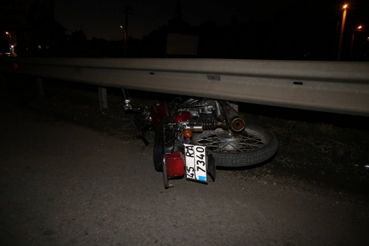 Motosikletten savrulan sürücü ağır yaralandı