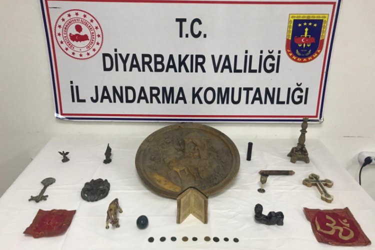 Diyarbakır'da 500 bin liralık tarihi eser operasyonu: 3 gözaltı