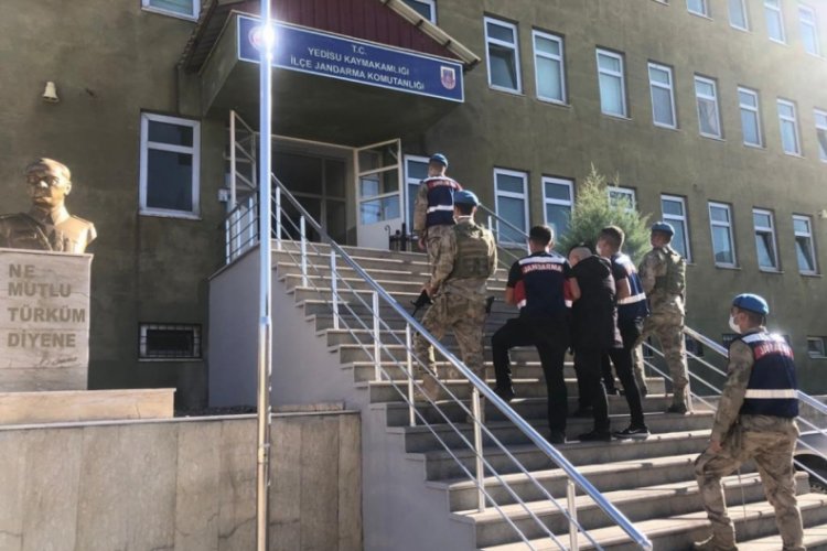 Çocuğa cinsel istismar hükümlüsü, çatıda yakalandı
