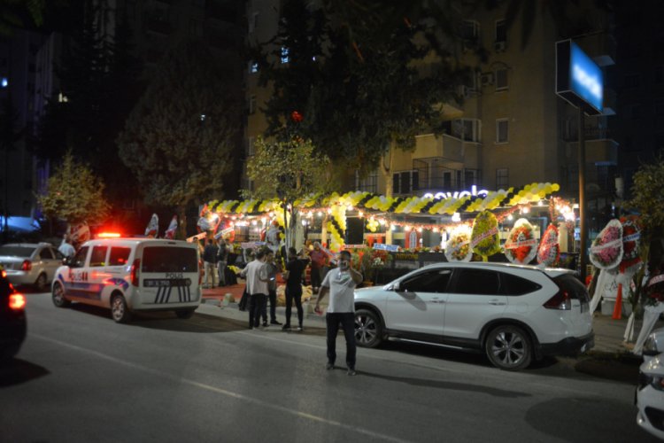 Restoranda yemek yerken taştığı kişilerce tüfekli saldırıya uğradı