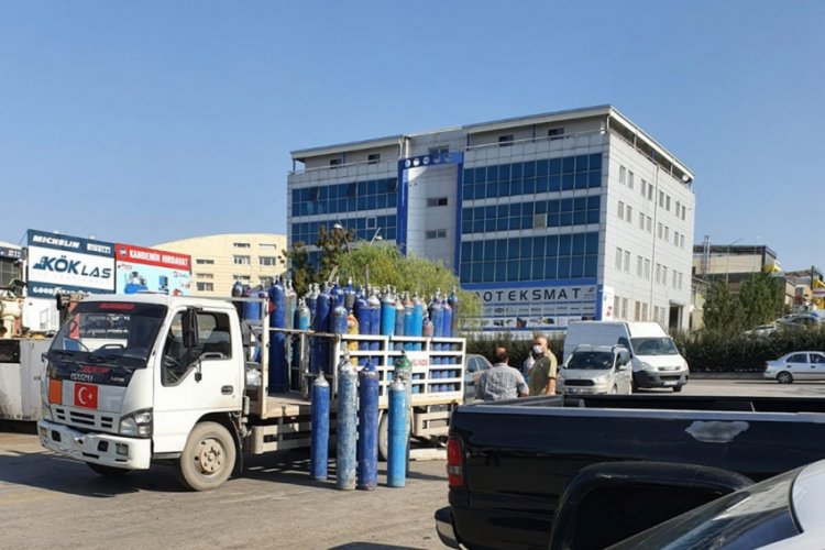 Başlıkları kopan oksijen tüpleri dükkanlara fırladı: 1 yaralı