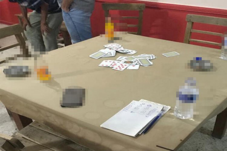 Kahvede oyun oynayanlara korona cezası