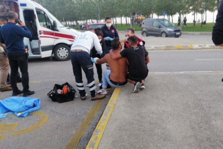 Husumetli iki grup arasında bıçaklı kavga: 2 yaralı