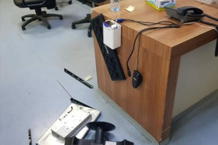 İğnenin yan etkilerini söyleyen doktor darp edildi