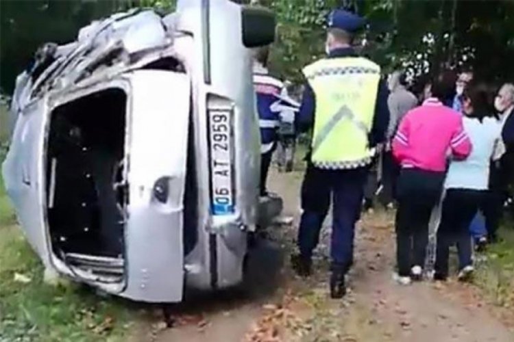 El frenini çekmeyi unuttu, şarampole yuvarlanan otomobildeki annesi öldü