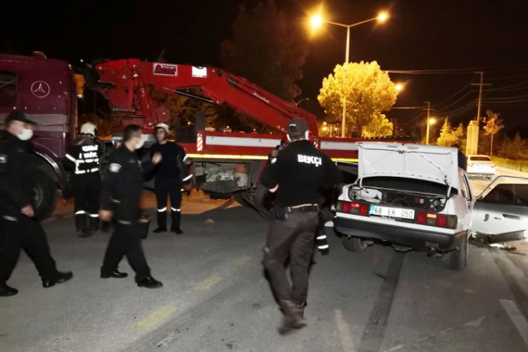Polisten kaçarken kaza yapan sürücü hayatını kaybetti