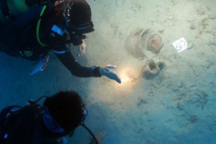 Bilim insanları, deniz dibinde yaklaşık 4 bin yıllık eserlere ulaştı