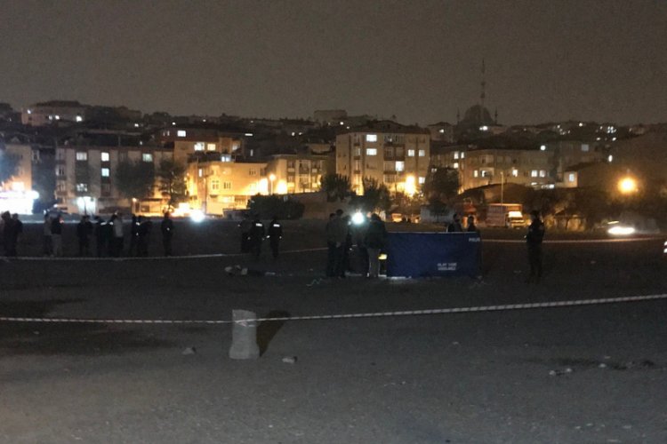 İstanbul'da bir kişi açık alanda başından vurulmuş şekilde bulundu