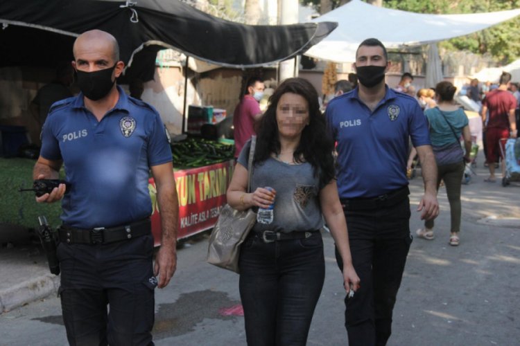 Eşinin eve kilitlediği kadını polis kurtardı