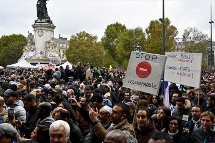 İslam dünyasında Macron'a tepkiler çığ gibi büyüyor