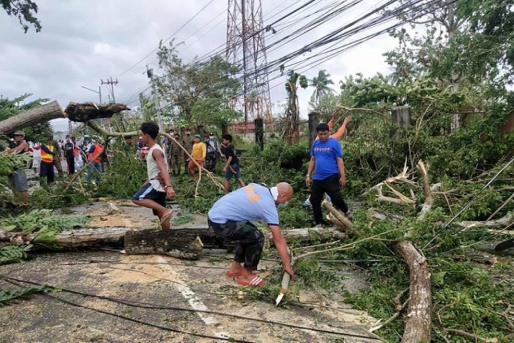 Filipinler'i Molave Tayfunu vurdu: 13 kayıp