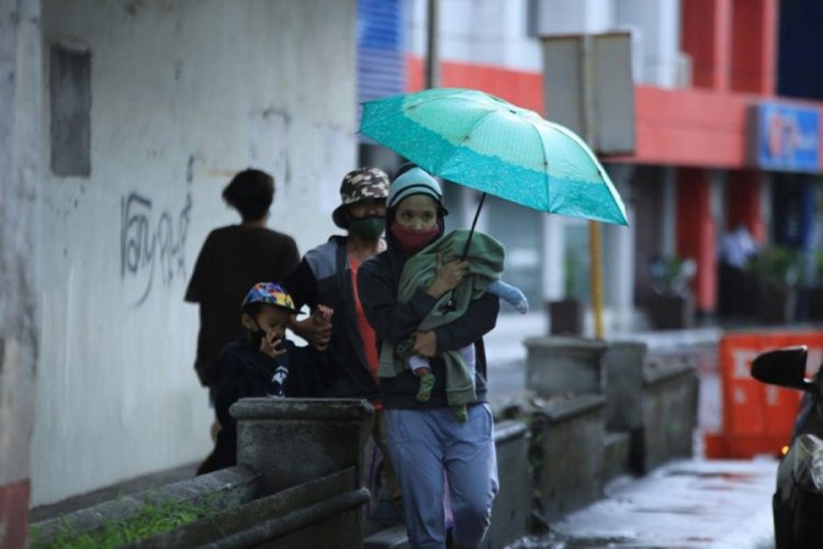 Molave Tayfunu nedeniyle Vietnam'da 1.3 milyon kişi tahliye ediliyor