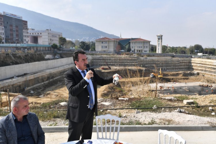 Osmangazili muhtarlar Bursa'nın en büyük meydanını ziyaret etti