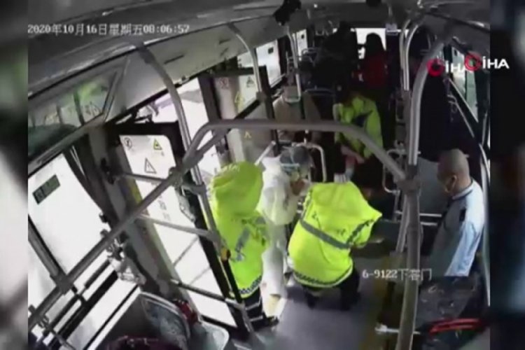 Çin'de trafik polisinden insanlık dersi