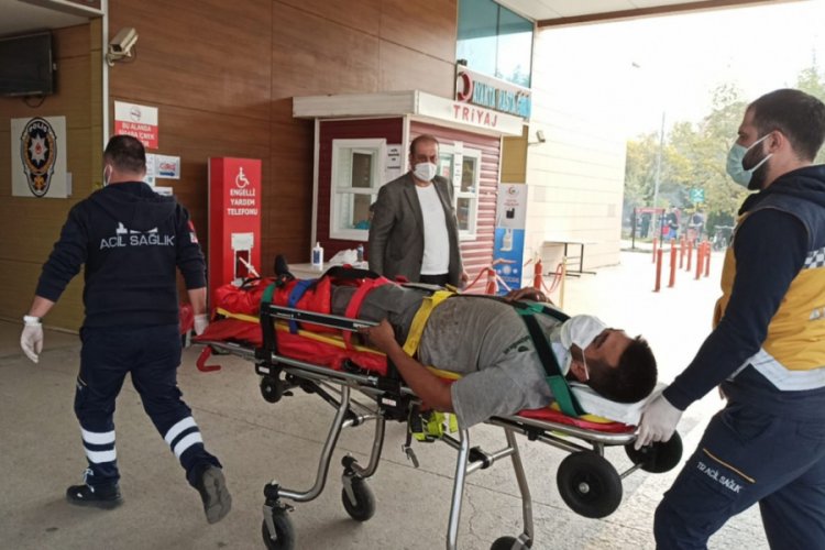 Bursa'da çatıdan düşen işçi yaralandı