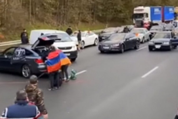 Fransa'da Türk vatandaşlarına saldırı: 5 yaralı