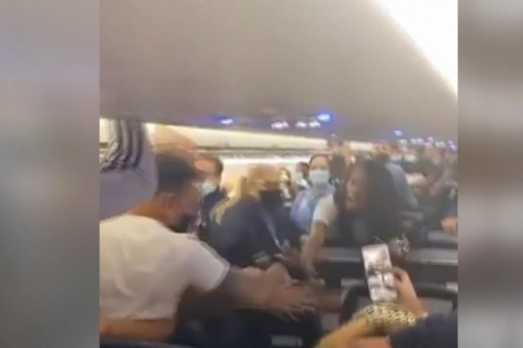 Porto Riko'da yolcu uçağında 'maske' kavgası