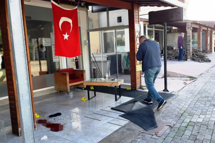 Herkesin gözü önünde kurşun yağmuruna tuttu