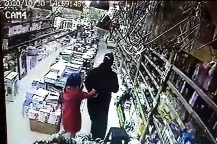 Bursa'da deprem sırasında vatandaşların kaçış anı kamerada