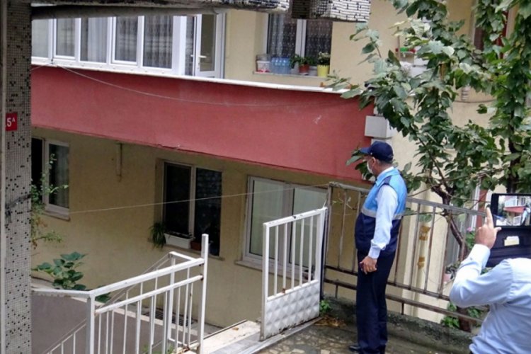 Deprem sonrası Avcılar'da binaya boşaltılma kararı