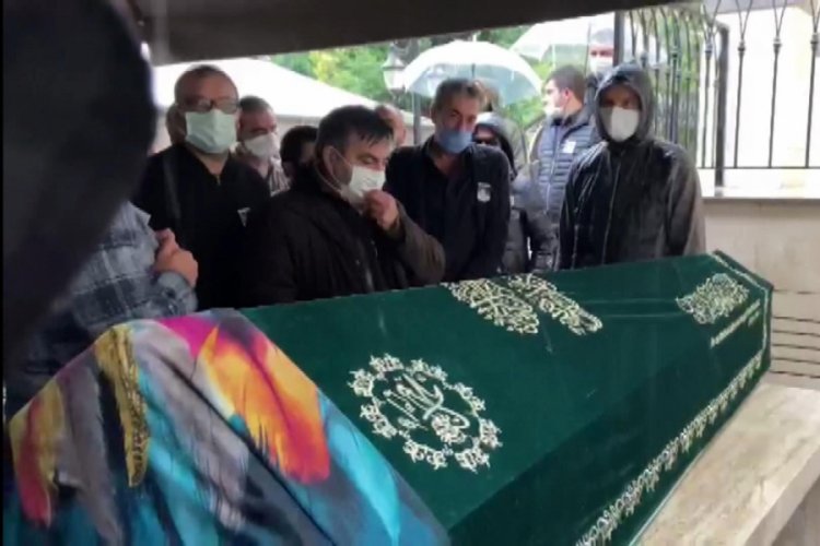 Erkan Petekkaya'nın annesi son yolculuğuna uğurlandı