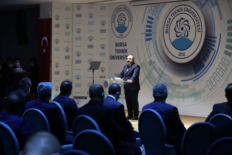 Bakan Varank, Bursa'da ödül töreninde konuştu